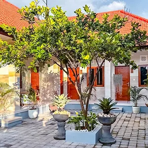 Adhi Homestay